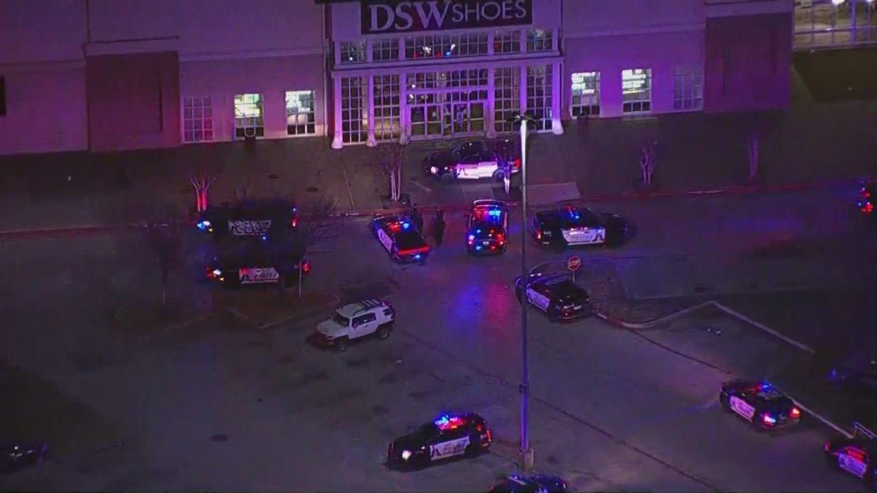 Parks Mall Shooting in Texas