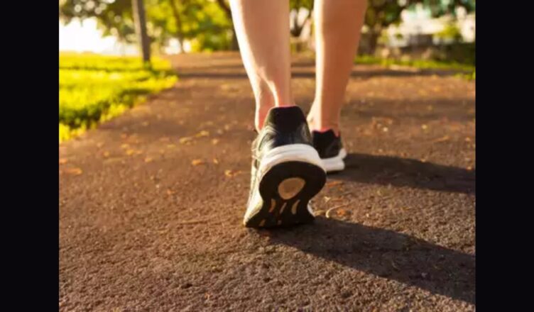 Health Benefits of Morning Walks vs. Evening Strolls