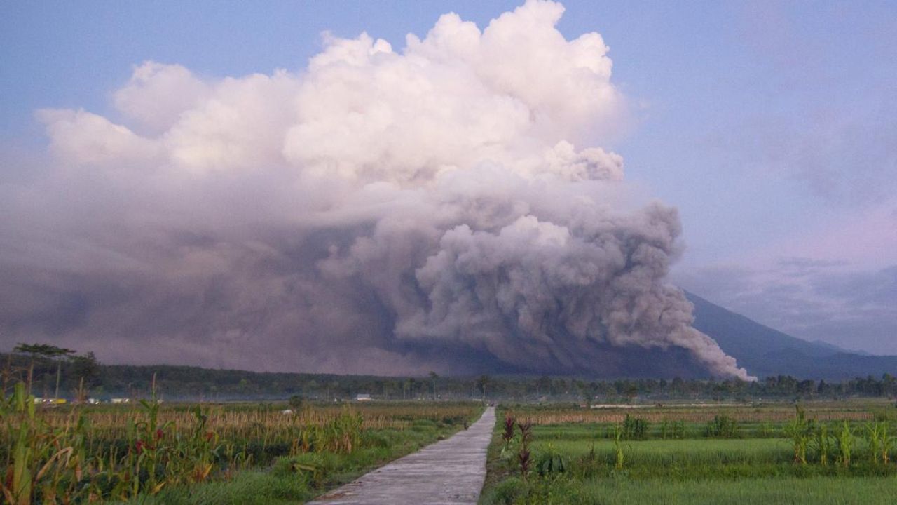 Indonesia on Alert as Volcano Erupts