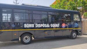 Delhi schools receive bomb